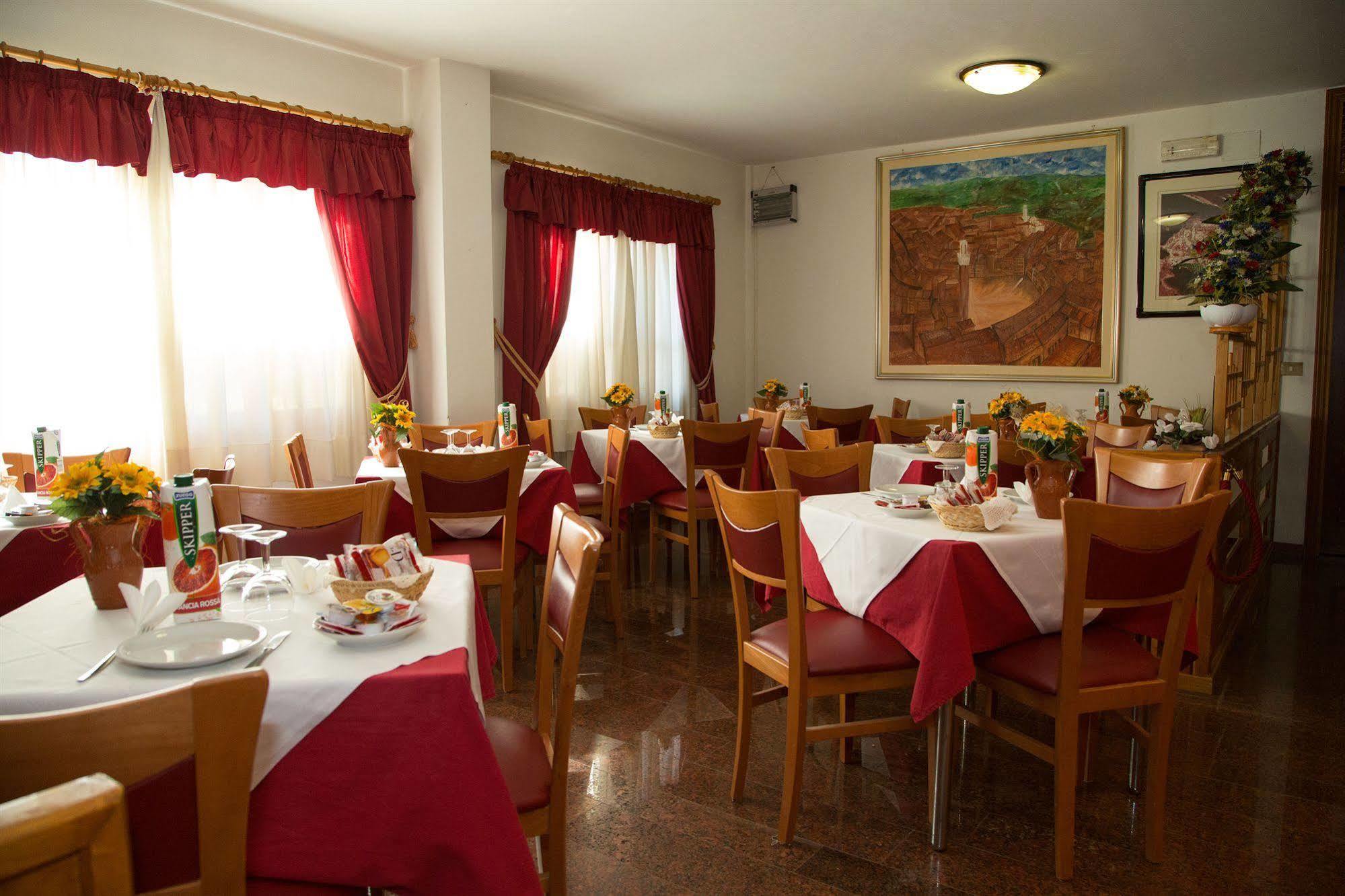 Hotel Del Lago Cavriglia Exterior foto