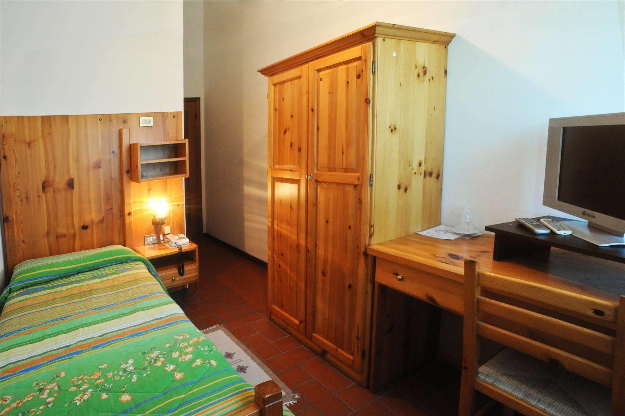 Hotel Del Lago Cavriglia Zimmer foto